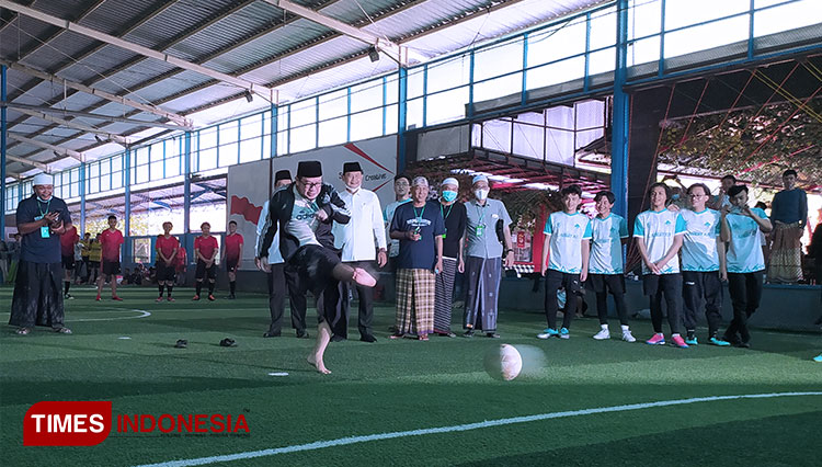 Para Gus dari 24 Ponpes di Jatim Adu Kemampuan dalam Turnamen Futsal di Lamongan