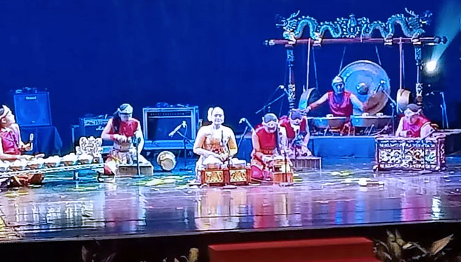 Penampilan-tim-kesenian-Lamongan-c.jpg