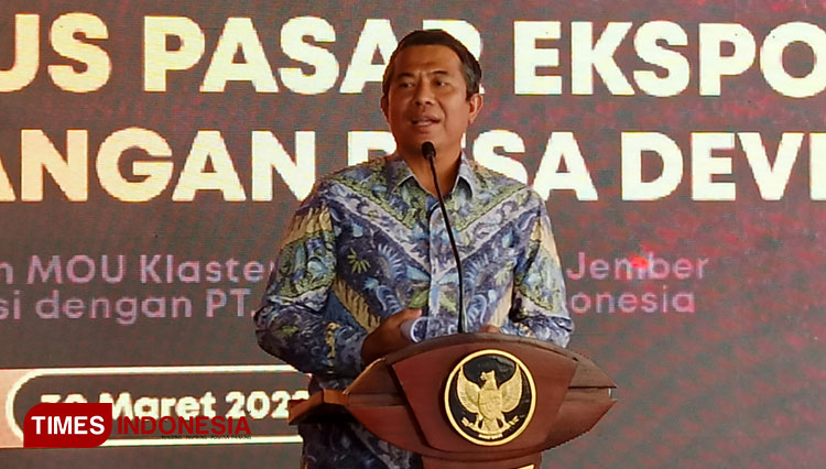 KPwBI Jember, Yukon Afrinaldo saat menyampaikan sambutan dalam rangka MoU klaster binaan KPwBI Jember KSU Buah Ketakasi dengan PT Bright Java Indonesia. (Foto: Siti Nur Faizah/TIMES Indonesia)