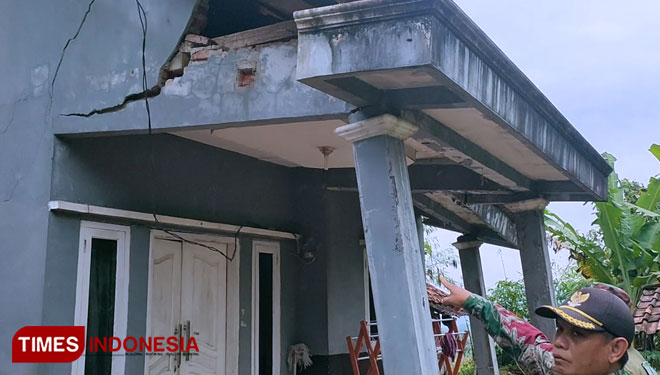 Rumah Di Lemahsugih Majalengka Rusak Parah Akibat Pergerakan Tanah