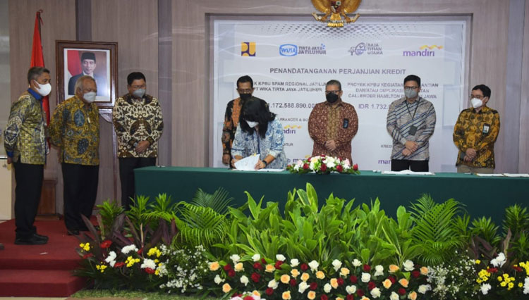 Menteri-Basuki-b.jpg