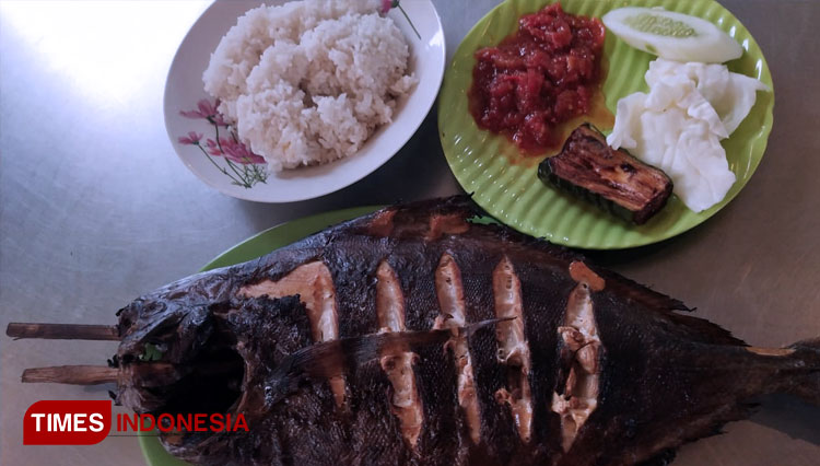 Menu-Ikan-Asap-Bu-Ju-Desa-Parsean-Dringu-Probolinggo.jpg