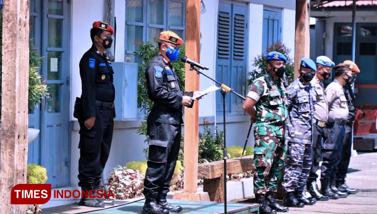 Suasana apel gelar pasukan yang diikuti TNI, Polri, dan tenaga keamanan internal kereta api di Stasiun Tugu Yogyakarta. (FOTO: Fajar Rianto/TIMES Indonesia)