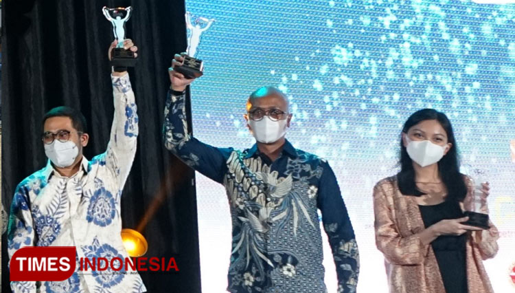 Majalah Suasa, milik korporasi PT Merdeka Copper Gold (MCG) meraih penghargaan emas atau gold winner dalam ajang kompetisi Indonesia Inhouse Magazine Award (InMA).