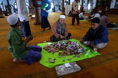 Infak Jemaah Masjid Agung Jami Kota Malang Terus Mengalir Saat Ramadan