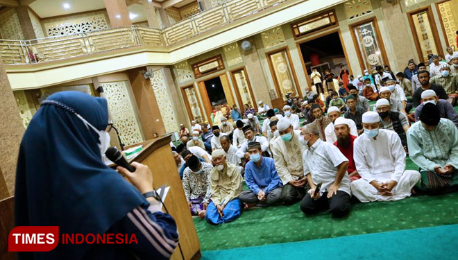 Ipuk-Fiestiandani-b.jpg