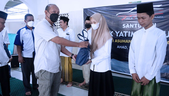 Komandan Korem 072/Pamungkas Brigjen TNI Afianto saat melakukan kegiatan bakti sosial di Panti Asuhan Al-Furqon Dusun Bongoskenti, Murtigading, Sanden, Bantul, Yogyakarta. (FOTO: Penrem 072 Pamungkas)
