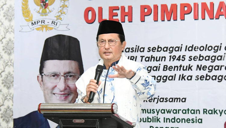 Fadel Muhammad dalam Sosialisasi Empat Pilar MPR bekerja sama dengan MUI Provinsi Gorontalo, di Hotel Eljie, Gorontalo, Senin (18/4/2022). (foto: MPR RI).