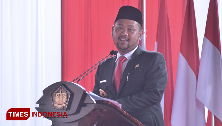 Bupati-Gresik-Lantik-Kades-2.jpg