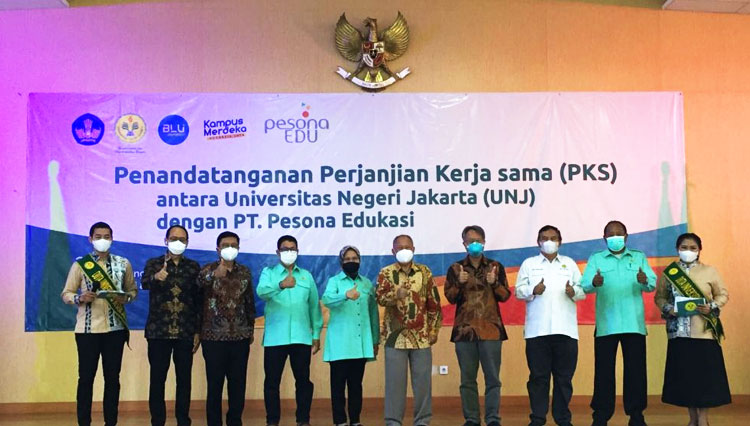 Pimpinan UNJ Bersama Perwakilan PT. Pesona Edukasi Dalam Kegiatan Perjanjian Kerja sama.
