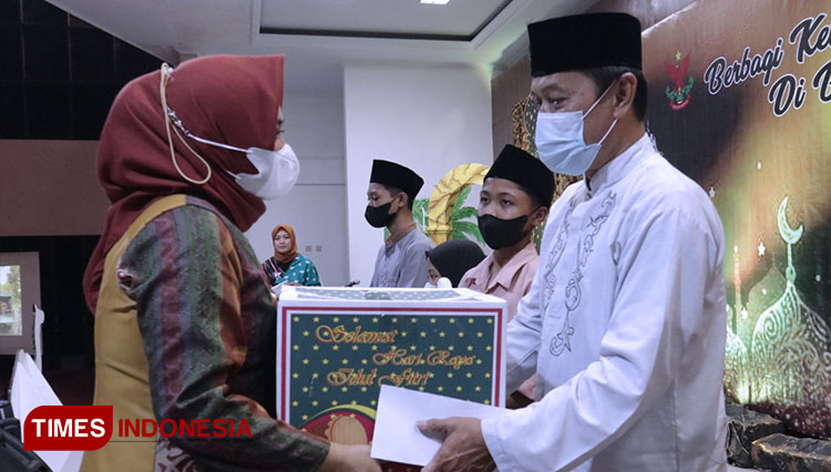 bakti-sosial-2.jpg