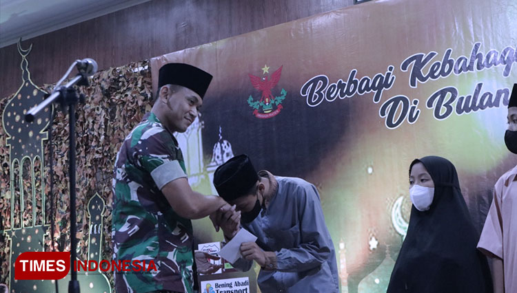 bakti-sosial-3.jpg
