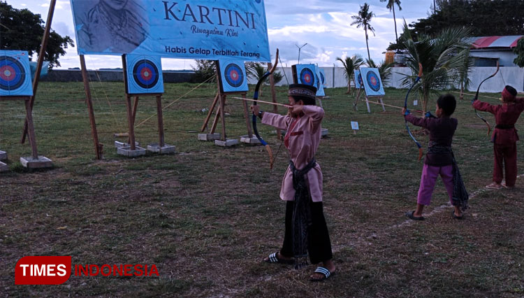 Lomba-Fashion-Show-dan-Panahan-yang-di-gelar-Lanal-Morotai-2.jpg