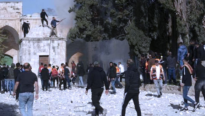 Polisi Israel Serbu Kompleks Masjid Al-Aqsa Lagi, 30 Warga Palestina Terluka