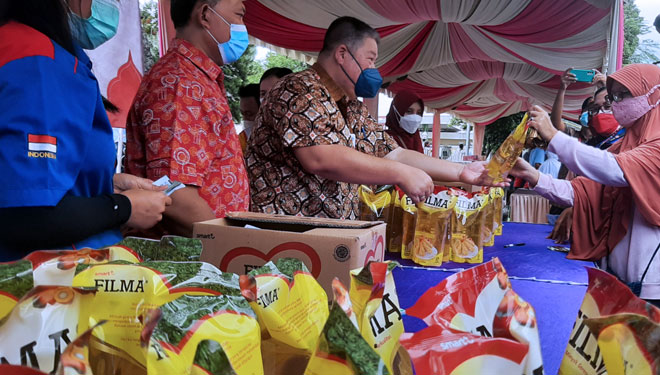 Tjiwi Kimia Gelar Bazar Ramadan di Sidoarjo, Minyak Goreng Dijual Rp 15 Ribu