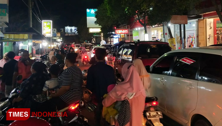 Macet-di-Probolinggo-a.jpg