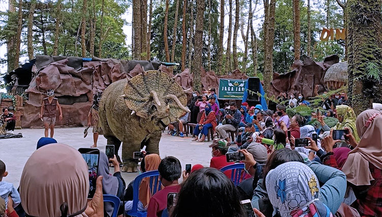Sambut Libur Lebaran 2022, Dino Show Mojosemi Forest Park Magetan Hadirkan 4 Kisah Baru