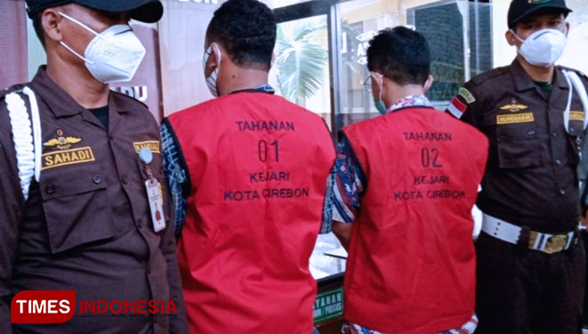 Dua dari Empat Tersangka Maling Pompa Riol Ditahan Kejari Kota Cirebon