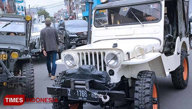 Indonesian-American-Jeep-Galunggung-c.jpg