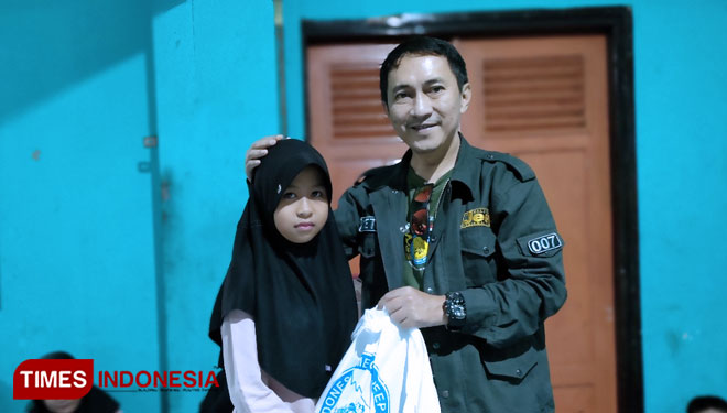 Berkah Ramadan, Indonesian American Jeep Galunggung Bagikan Takjil dan Paket Sembako