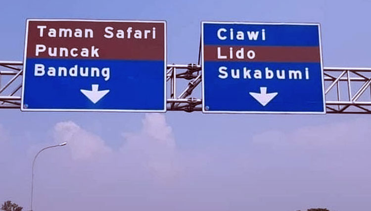 Penunjuk Arah ke Bandung. (FOTO: Instagram Edorusia)