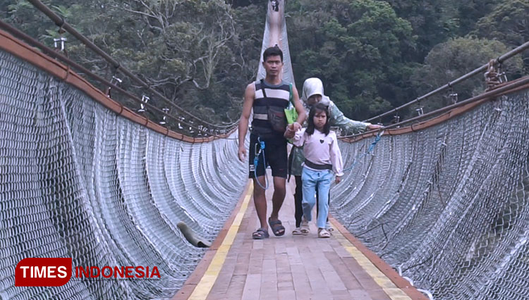 Jembatan-Gantung-Rengganis-3.jpg