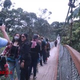Jajaki Sensasi Jembatan Gantung Rengganis, Terpanjang se-Asia Tenggara