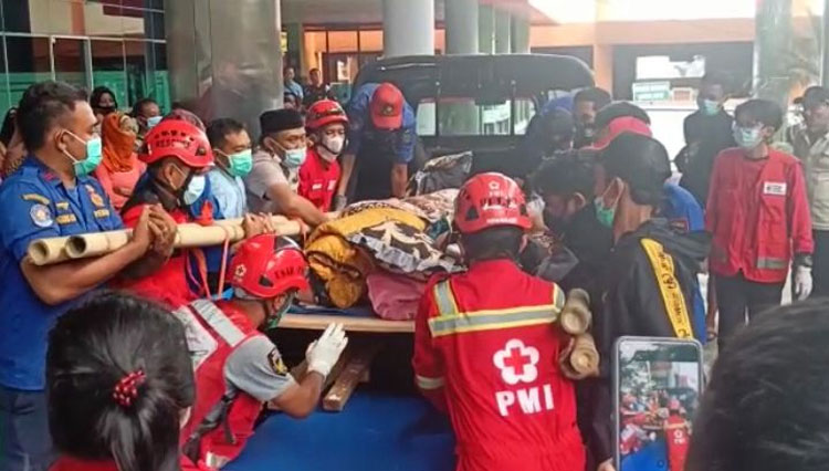 Akibat Sling Lift Putus, Warga Obesitas di Malang Jatuh Hingga Patang Tulang