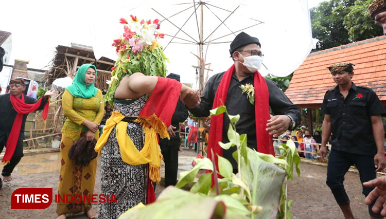 Wakil-Bupati-Banyuwangi-Sugirah-a.jpg