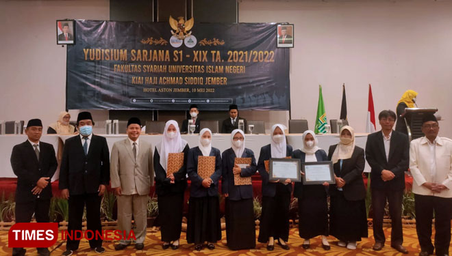Mahasiswa Syariah UIN KHAS Ikuti Yudisium, Dekan Tanamkan Rasa Bangga kepada Almamater