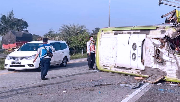 Tragedi di Jalan Raya: Kecelakaan Bus Pariwisata di Surabaya dan Refleksi Keselamatan Transportasi