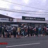 Ticket Box Arema FC vs PSIS Dibuka, Aremania Mengular di Depan Kandang Singa