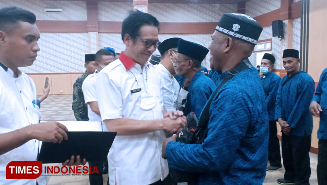 Bupati-Pulau-Morotai-Benny-Laos-b.jpg