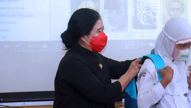 Ketua DPR RI Puan Maharani saat meninjau pembelajaran tatap muka (PTM) di SDN 1 Godean, Sleman - (FOTO: dok DPR)