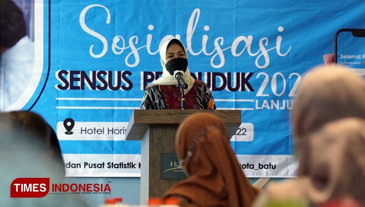 Wali-Kota-Batu-Dra-Hj-Dewanti-Rumpoko-a.jpg