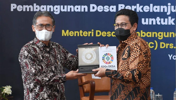 Jadi Tamu Kehormatan di UGM, Gus Halim: Kebangkitan Indonesia Dimulai dari Desa