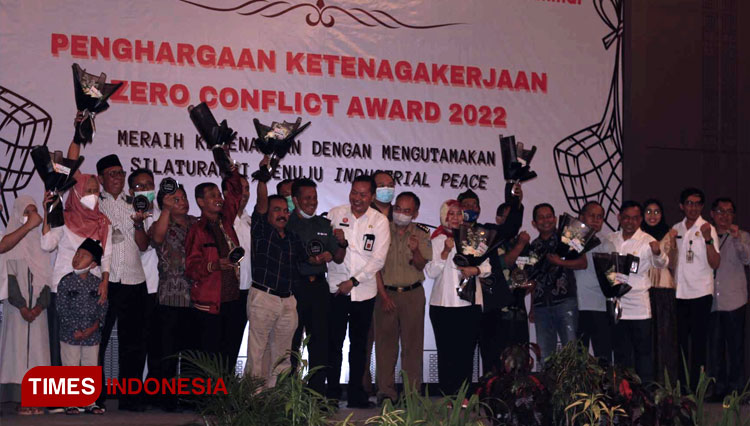 Para Buruh dan Pengusaha di Kabupaten Malang ketika memperingati May Day dengan kegiatan positif. (FOTO: Binar Gumilang/TIMES Indonesia).