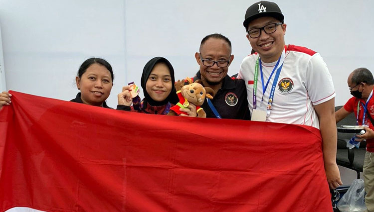 Atlet Angkat Besi Blora Meraih Perunggu Di Sea Games 2021 Vietnam