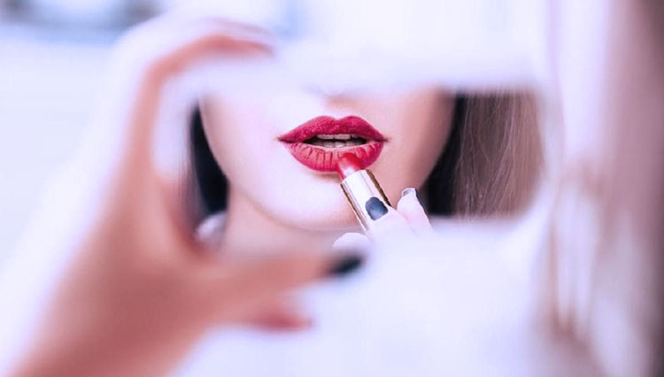 Jangan Salah Pilih Lipstik, Yuk Sesuaikan dengan Warna Kulit