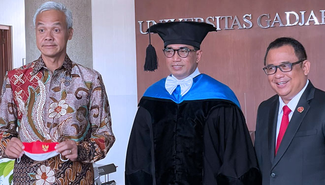 Menhub RI Budi Karya Sumadi Terima Anugerah Doktor Kehormatan UGM