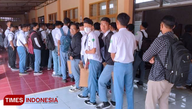Sebanyak 238 Pencari Kerja Ikuti Tes Rekrutmen BKK di SMKN 2 Kota Banjar