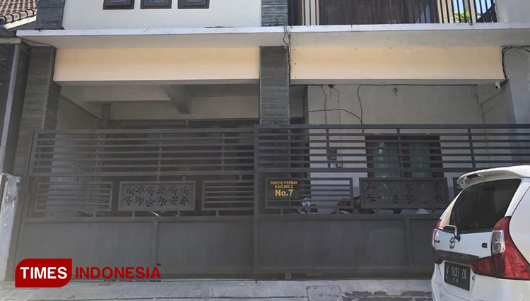 Suasana rumah indekos yang menjadi lokasi penangkapan terduga teroris di Kota Malang. (Foto: Rizky Kurniawan Pratama/TIMES Indonesia)