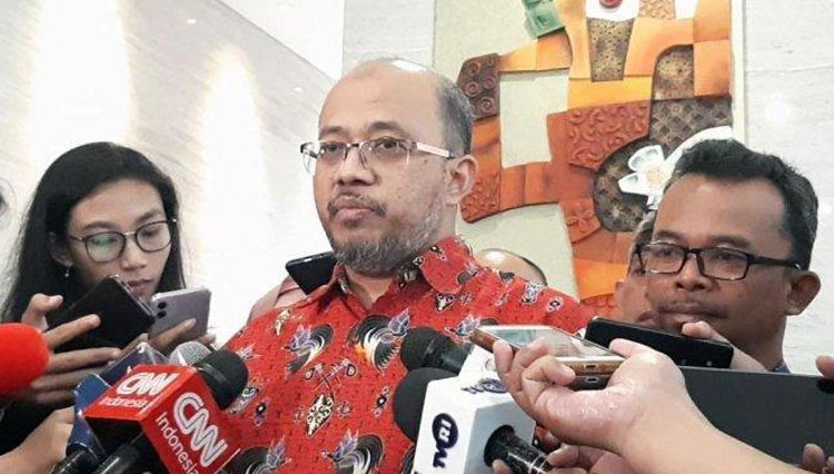 Ketua Umum Ikatan Dokter Indonesia (IDI), Adib Khumaidi saat memberikan keterangan pers di Jakarta (foto: Dokumen/IDI)