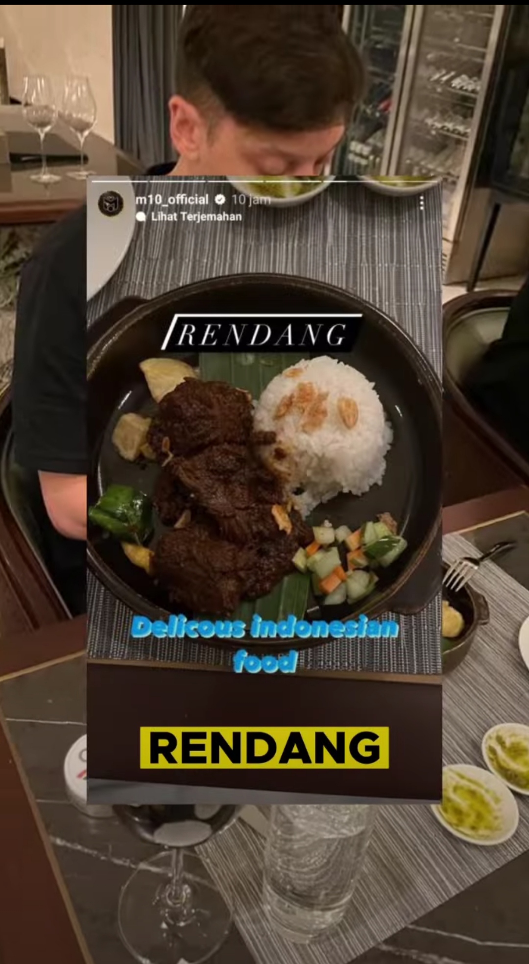 Nikmati Makanan Indonesia, Mesut Ozil Sebut Pisang Goreng Dan Rendang ...