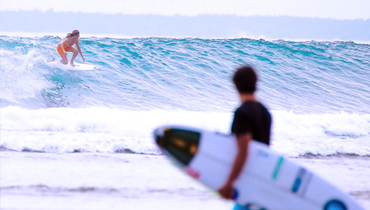 Peselancar WSL Sebut Ajang Surfing di Banyuwangi Paling Keren