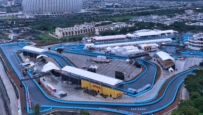 Sirkuit Formula E yang kini sudah berdiri megah di Jakarta. (FOTO: @pakindo)