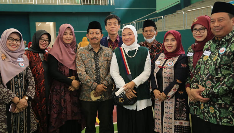 Reuni dan Halal Bihalal Majelis Alumni Fakultas Syariah dan Hukum (MAFASH) di Sport Center UINSA.