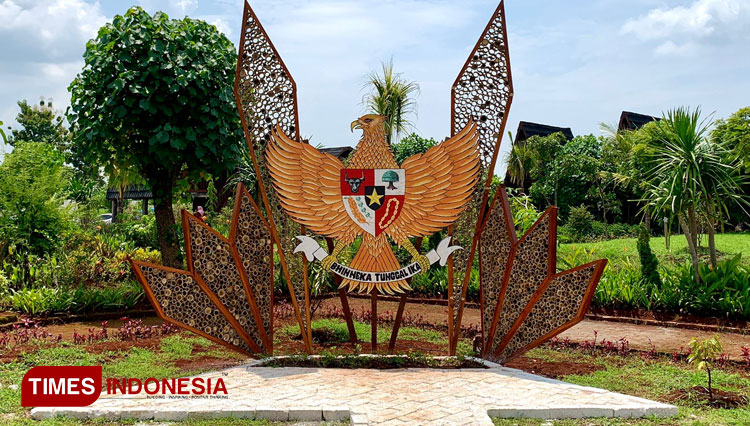 Ikon-wisata-baru-KPI-Desa-Sekapuk-Ujungpangkah-a.jpg