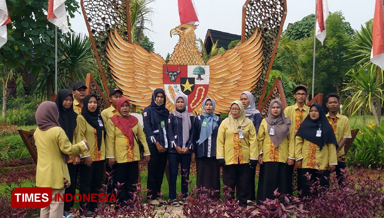 Ikon wisata baru KPI Desa Sekapuk Ujungpangkah (Foto: Akmal/TIMES Indonesia).