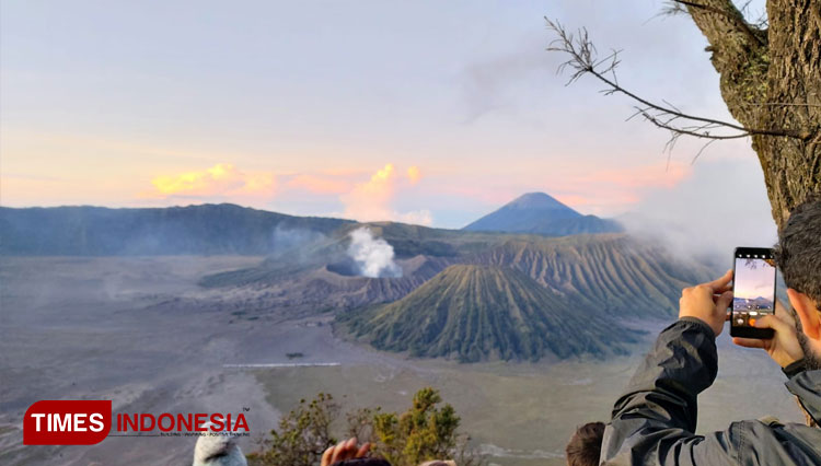 Embrace the Beauty of Sunrise at Bromo from Kingkong Hill